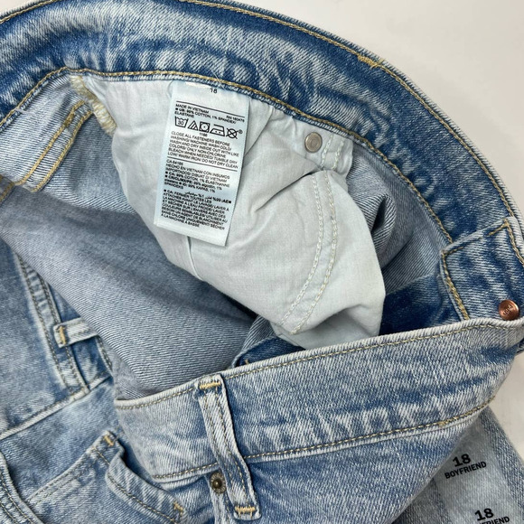 NWT Old Navy 18 Womens Mid Rise Boyfriend Straight Distressed Raw Hem Crop Jeans - Picture 4 of 7